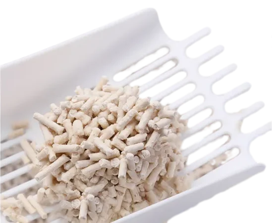 Clumped Tofu Cat Litter On Scoop – Firm And Easy To Clean by ISEMIPET