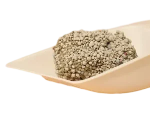 Full Tray of Used Bentonite Cat Litter Ready for Disposal from Isemipet