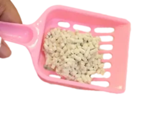 Instant Clumping and Easy Scoop Corn Litter in Pink Cat Scoop by Isemipet