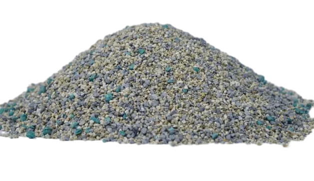 Natural Sodium Bentonite Cat Litter with Green Specks by Isemipet