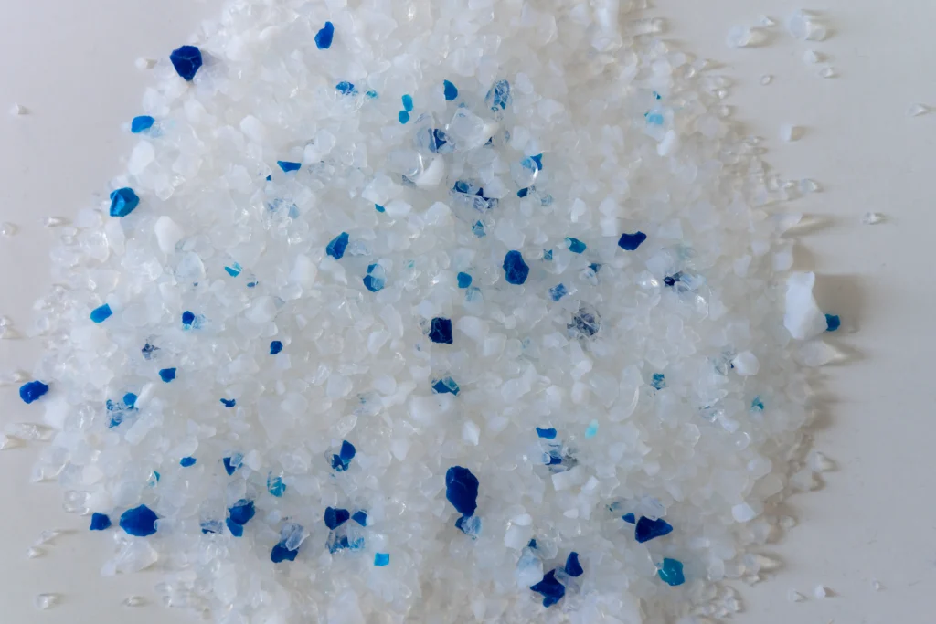 Premium Quality Silica Crystals Low Dust Long Lasting Odor Control Gentle on Paws Crystal Cat Litter by Isemipet Isemipet Premium Quality Silica Crystals Low Dust Long Lasting Odor Control Gentle on Paws Crystal Cat Litter by Isemipet