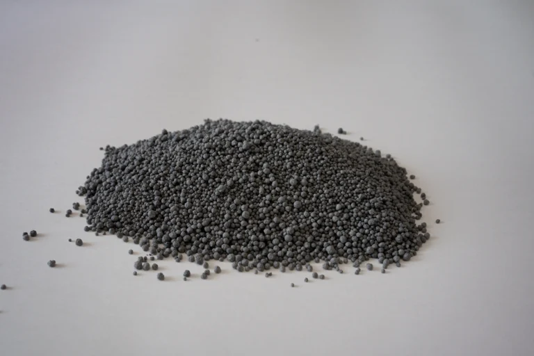 Ultra Low Dust Activated Carbon Ball Bentonite Cat Litter by ISEMIPET
