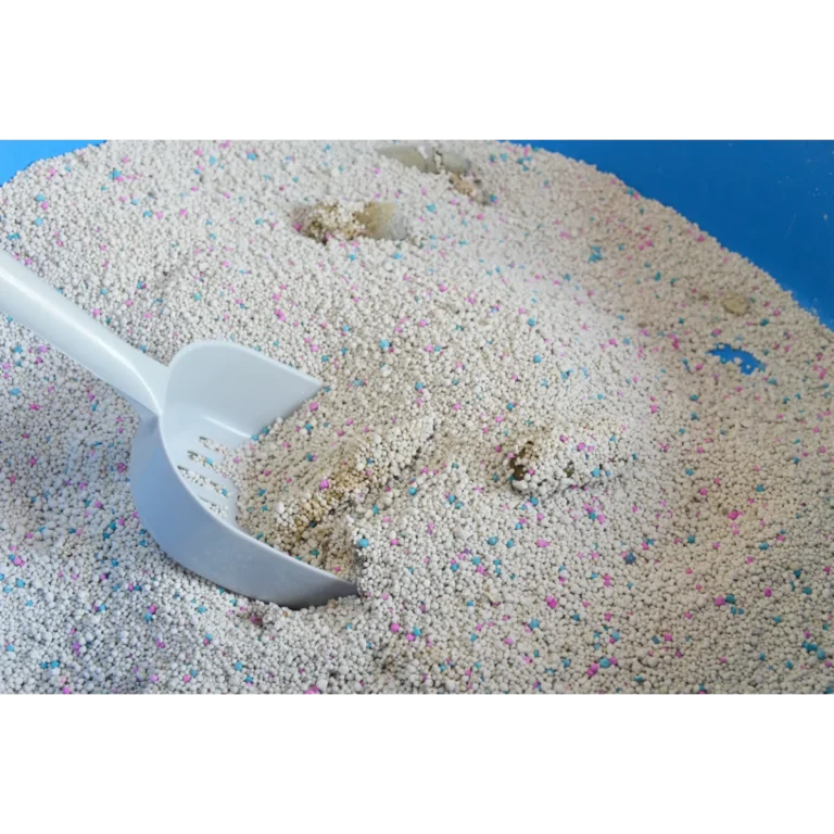 clumping and odor control bentonite cat litter from ISEMIPET
